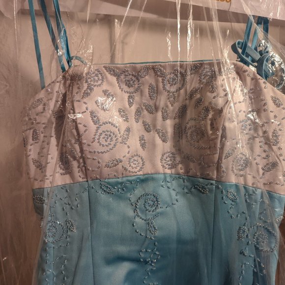 Blue and white prom dress - Picture 2 of 12